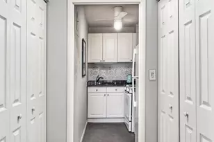 360 W 22nd St, New York City, NY 10011 - Photo 4