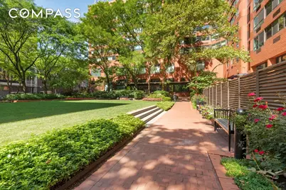 200 E 94th Street #2911, New York City, NY 10128 - Photo 14