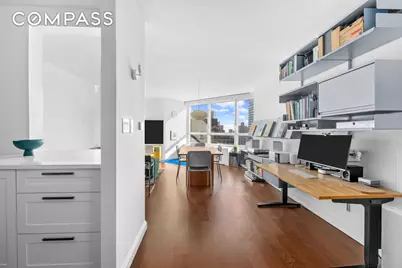 200 E 94th Street #2911, New York City, NY 10128 - Photo 2