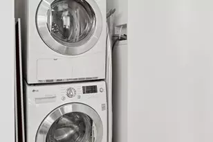 305 W 16th St, New York City, NY 10011 - Photo 8