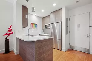 305 W 16th St, New York City, NY 10011 - Photo 2