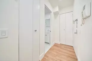 337 W 43rd St, New York City, NY 10036 - Photo 2