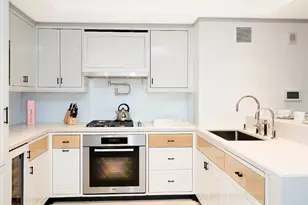 21 E 61st St, New York, NY 10065 - Photo 4