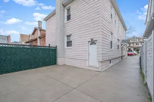 2644 E 27th St, New York City, NY 11235 - Photo 6
