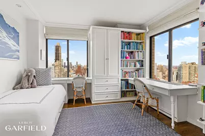 400 E 70th Street #3602, New York, NY 10021 - Photo 32