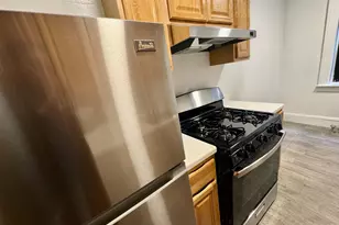 32-15 35th St, New York City, NY 11106 - Photo 4