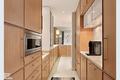 11 W 69th Street #6CD, New York, NY 10023 - Photo 4