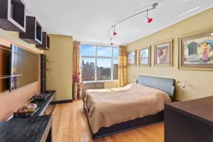 160 W 66th St, New York City, NY 10023 - Photo 8