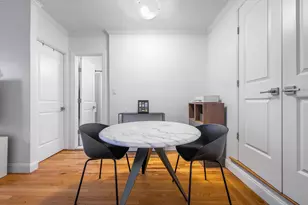 225 E 47th St, New York City, NY 10017 - Photo 2