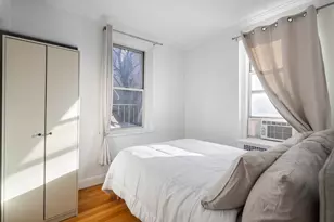 225 E 47th St, New York City, NY 10017 - Photo 6