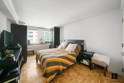 404 E 76th Street #3-C, New York City, NY 10021 - Photo 4