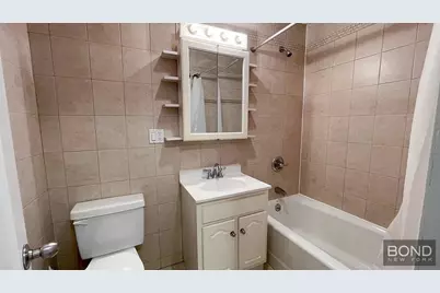 62 Clermont Avenue #504, Brooklyn, NY 11205 - Photo 2