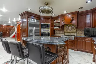 20-44 26th St, New York City, NY 11105 - Photo 4