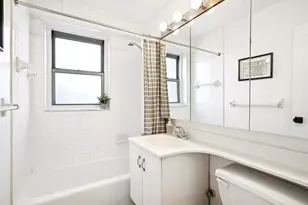 132 E 35th St, New York, NY 10016 - Photo 8