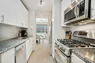 166 E 63rd St, New York City, NY 10021 - Photo 4