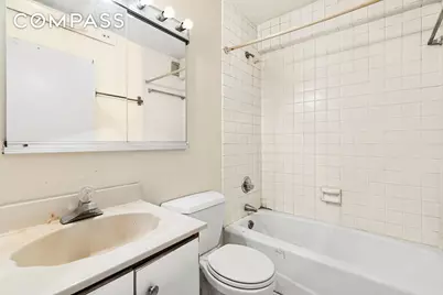 301 E 45th Street #8A, New York, NY 10017 - Photo 4