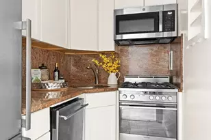 350 Bleecker St, New York City, NY 10014 - Photo 6