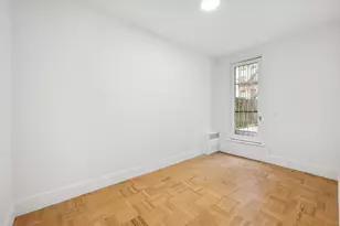 132 W 80th St, New York City, NY 10024 - Photo 2