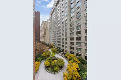 330 E 57th Street #4, New York, NY 10022 - Photo 16