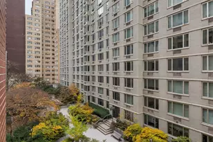 330 E 57th St, New York, NY 10022 - Photo 16