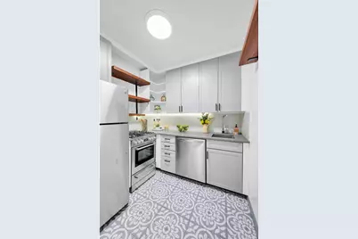 345 E 73rd Street #5E, New York City, NY 10021 - Photo 4