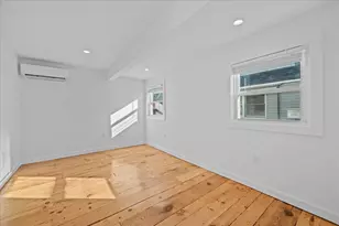 318 Beach 101st St, New York City, NY 11694 - Photo 16