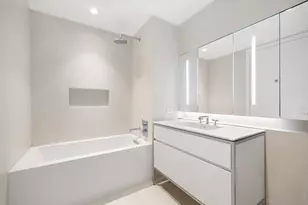 215 N 10th St, Brooklyn, NY 11211 - Photo 8