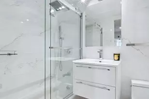 220 E 60th St, New York City, NY 10022 - Photo 6