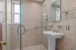 286 Corbin Pl, New York City, NY 11235 - Photo 6