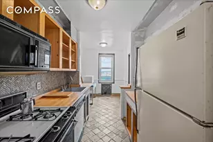 286 Corbin Pl, Brooklyn, NY 11235 - Photo 4