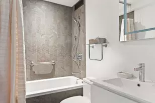 300 W 23rd St, New York City, NY 10011 - Photo 6