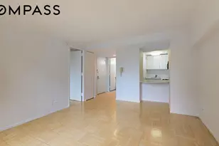 236 E 47th St, New York City, NY 10017 - Photo 2