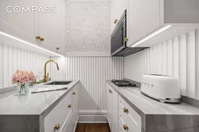 23 E 74th Street #7E, New York, NY 10021 - Photo 4