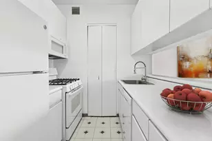 101 W 79th St, New York, NY 10024 - Photo 4