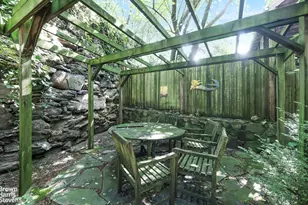 2253 Edsall Ave, New York City, NY 10463 - Photo 20