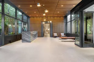 21-21 31st St, New York City, NY 11105 - Photo 18