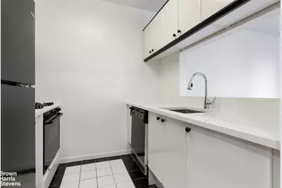 150 W 56th Street #3203, New York City, NY 10019 - Photo 4