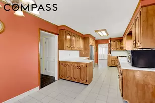 142-15 Newport Ave, New York City, NY 11694 - Photo 24