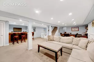 142-15 Newport Ave, New York City, NY 11694 - Photo 34