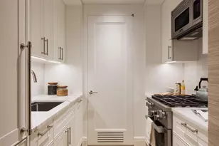 400 E 84th St, New York City, NY 10028 - Photo 4