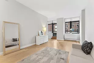 345 E 94th St, New York, NY 10128 - Photo 1