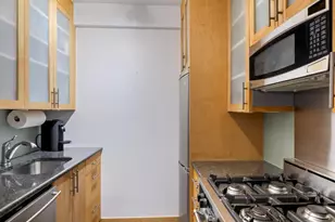 30 W 60th St, New York City, NY 10023 - Photo 6