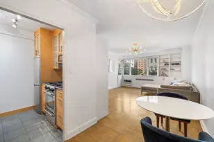 30 W 60th St, New York City, NY 10023 - Photo 4