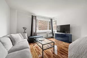 345 W 58th St, New York City, NY 10019 - Photo 2