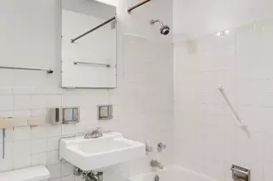 300 E 33rd St, New York, NY 10016 - Photo 6