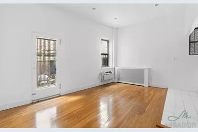 425 E 74th Street #1D, New York, NY 10021 - Photo 1