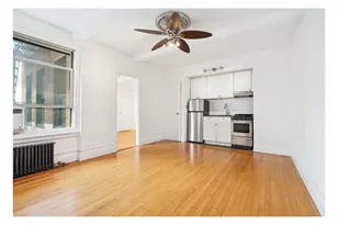 325 W 45th St, New York City, NY 10036 - Photo 4