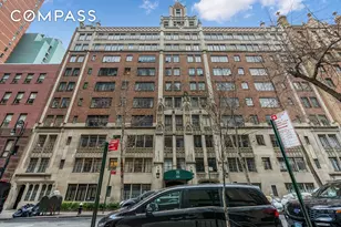 321 E 43rd St, New York, NY 10017 - Photo 14