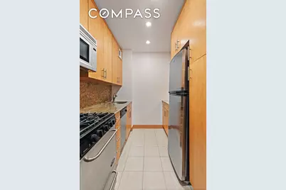 30 E 9th Street #2II, New York, NY 10003 - Photo 6