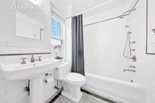 299 W 12th St, New York City, NY 10014 - Photo 8